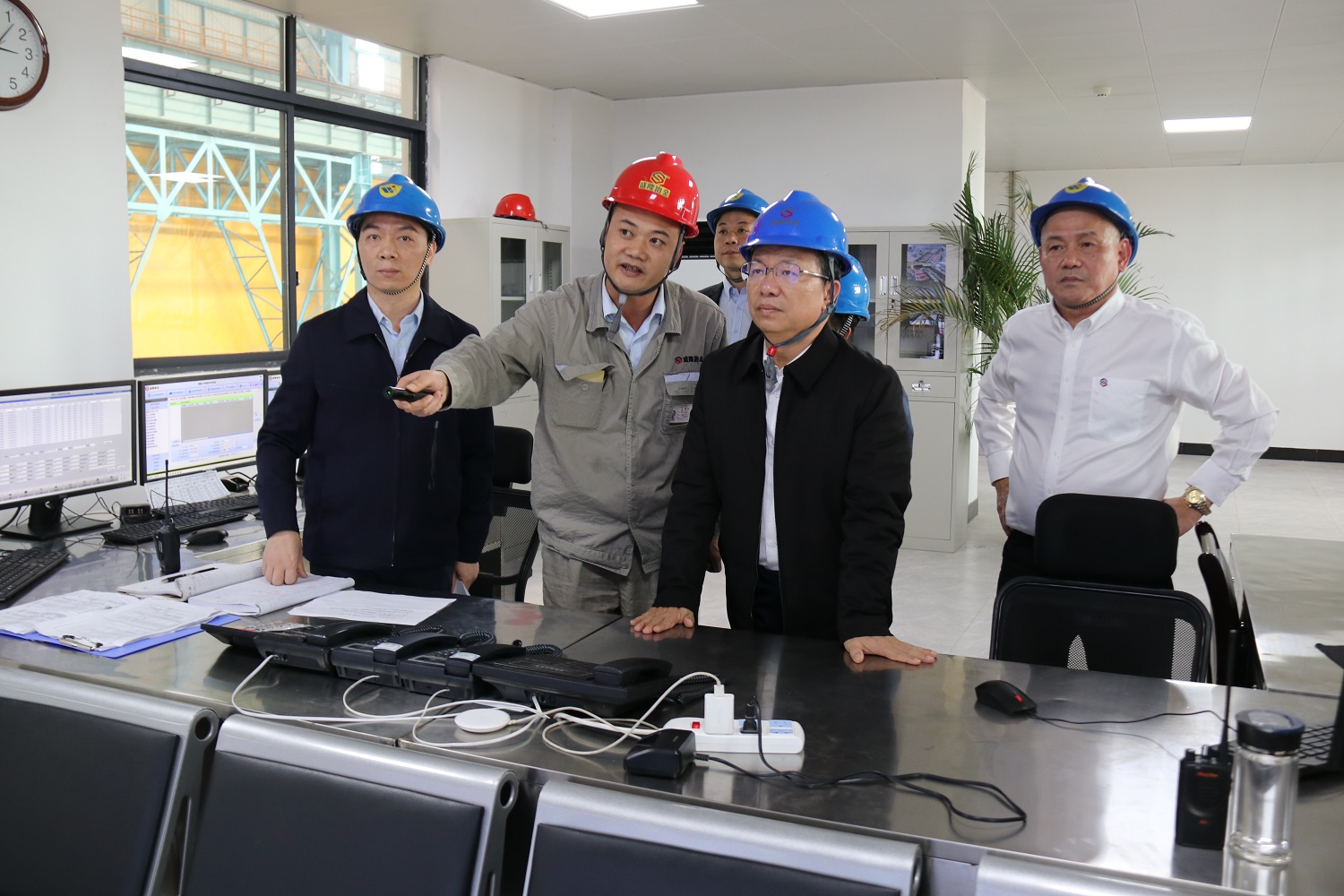 卢献匾到防城港市指导协调推进盛隆冶金产业升级技术改造项目建设